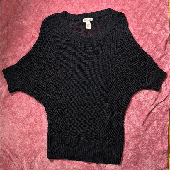Black Crew Neck Sweater with Relaxed Fit and Lightweight Knit - Picture 7 of 7